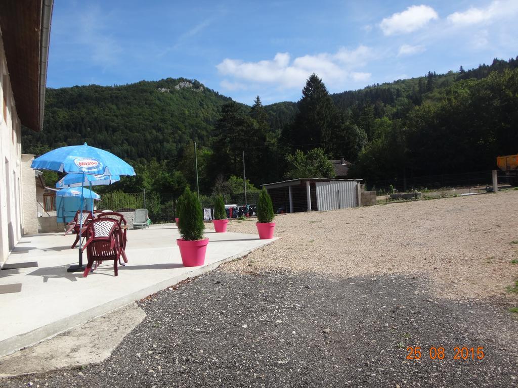 Hotel Bon Accueil Oyonnax Exterior photo