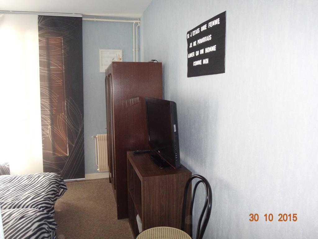 Hotel Bon Accueil Oyonnax Room photo