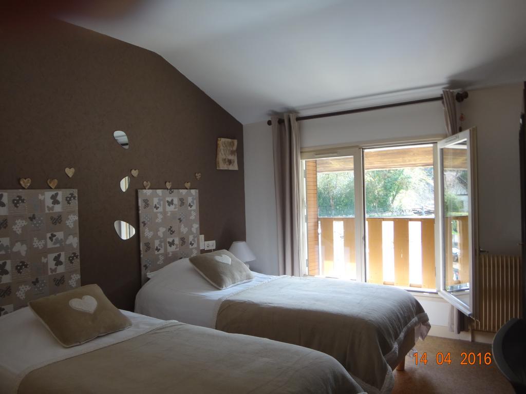 Hotel Bon Accueil Oyonnax Exterior photo